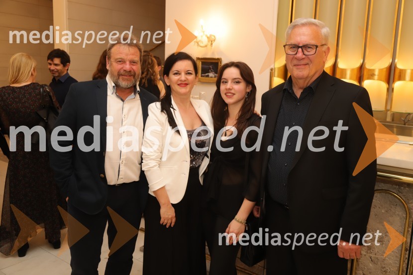  ... ;  ... ;  ... ;  Milan Razdevšek, nekdanji direktor Zavoda za turizem MariborPremiera baleta Grk Zorba v SNG Maribor