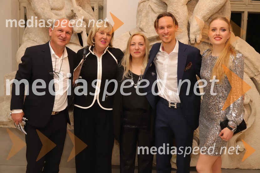  ... ;  Edita Benko Toplak;  ... ;  Davide Buffone, baletni plesalec;  Mina Radaković, baletna plesalkaPremiera baleta Grk Zorba v SNG Maribor