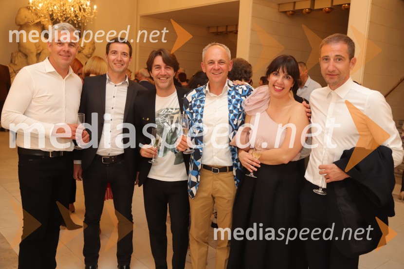  ... ;  ... ;  Edward Clug, umetniški direktor, Balet SNG Maribor;  ... ;  ... ;  ... Premiera baleta Grk Zorba v SNG Maribor