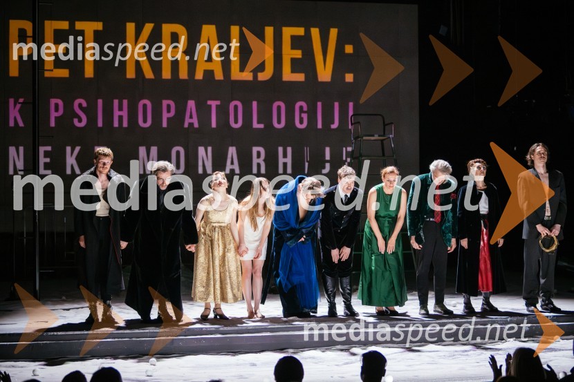  Borut Doljšak, igralec;  Aljoša Koltak, igralec;  Eva Stražar, igralka;  Lucija Harum, igralka, pevka;  Luka Bokšan, igralec;  Žan Brelih Hatunić, igralec;  Barbara Medvešček, igralka;  Branko Završan, igralec;  Lučka Počkaj, igralka;  Lovro Zafred, igralecPremiera krstne uprizoritve drame v SLG Celje: Pet kraljev: K psihopatologiji neke monarhije