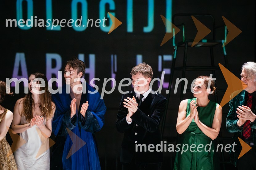  Lucija Harum, igralka, pevka;  Luka Bokšan, igralec;  Žan Brelih Hatunić, igralec;  Barbara Medvešček, igralka;  Branko Završan, igralecPremiera krstne uprizoritve drame v SLG Celje: Pet kraljev: K psihopatologiji neke monarhije