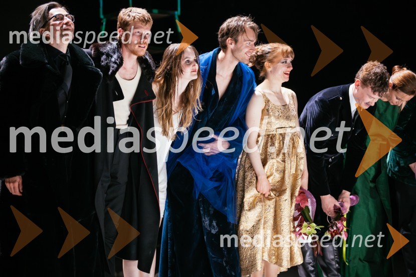  Aljoša Koltak, igralec;  Borut Doljšak, igralec;  Lucija Harum, igralka, pevka;  Luka Bokšan, igralec;  Eva Stražar, igralka;  Žan Brelih Hatunić, igralecPremiera krstne uprizoritve drame v SLG Celje: Pet kraljev: K psihopatologiji neke monarhije