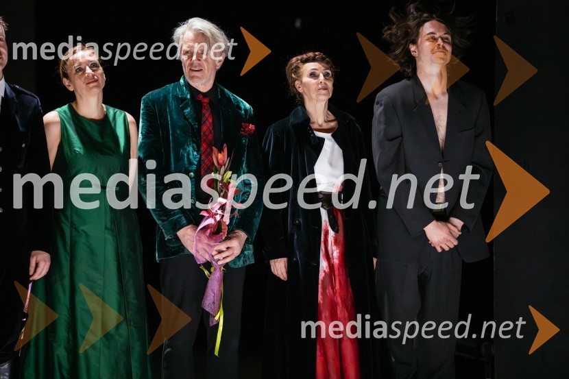  Eva Stražar, igralka;  Branko Završan, igralec;  Lučka Počkaj, igralka;  Lovro Zafred, igralecPremiera krstne uprizoritve drame v SLG Celje: Pet kraljev: K psihopatologiji neke monarhije