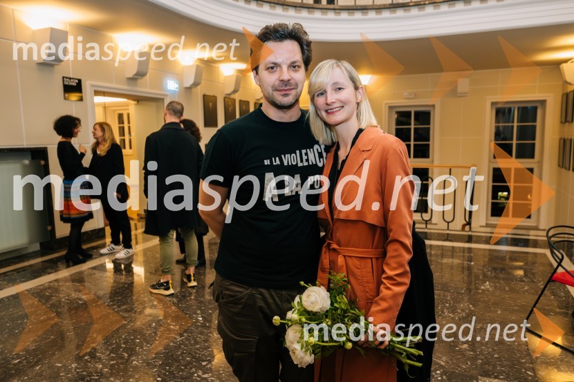  Tibor Hrs Pandur, dramaturg;  ... Premiera krstne uprizoritve drame v SLG Celje: Pet kraljev: K psihopatologiji neke monarhije