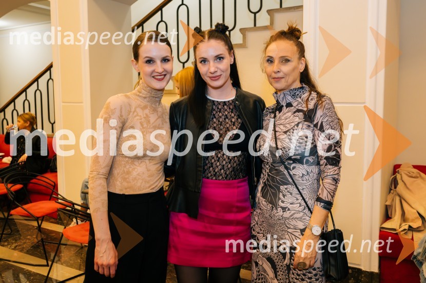  Lucija Harum, igralka, pevka;  Maša Grošelj, igralka;  Lučka Počkaj, igralkaPremiera krstne uprizoritve drame v SLG Celje: Pet kraljev: K psihopatologiji neke monarhije