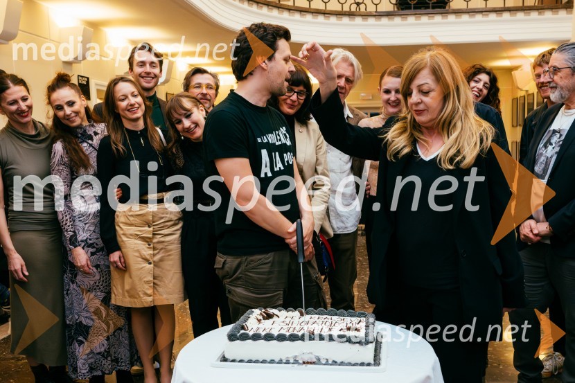  Tibor Hrs Pandur, dramaturg;  Livija Pandur,  dramaturginja in producentka Pandur TheatersPremiera krstne uprizoritve drame v SLG Celje: Pet kraljev: K psihopatologiji neke monarhije