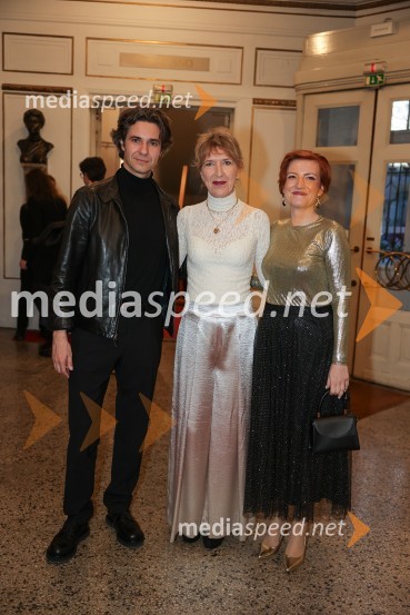  Luka Mesec, podpredsednik vlade in minister za delo, družino, socialne zadeve in enake možnosti;  Vesna Jurca Tadel, ravnateljice SNG Drama Ljubljana; dr. Asta Vrečko, ministrica za kulturoCyrano de Bergerac, premiera v SNG Drama Ljubljana