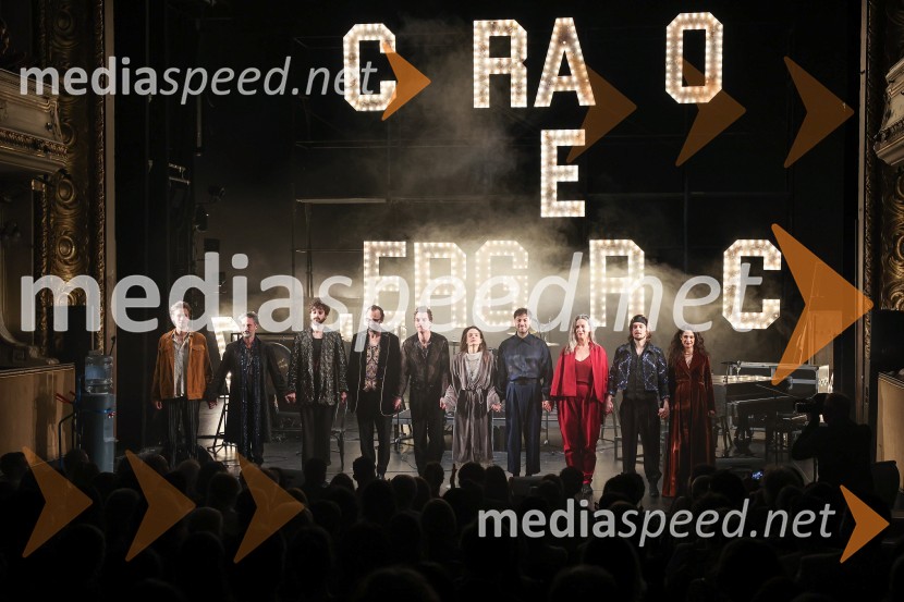  Gašper Lovrec, igralec;  Rok Vihar, igralec;  Domen Novak, igralec ;  Uroš Fürst, igralec;  Jure Henigman, igralec;  Tina Vrbnjak, igralka;  Benjamin Krnetić, igralec;  Nina Valič, igralka, pisateljica;  Klemen Janežič, igralec, koreograf;  Saša Pavlin Stošić, igralkaCyrano de Bergerac, premiera v SNG Drama Ljubljana