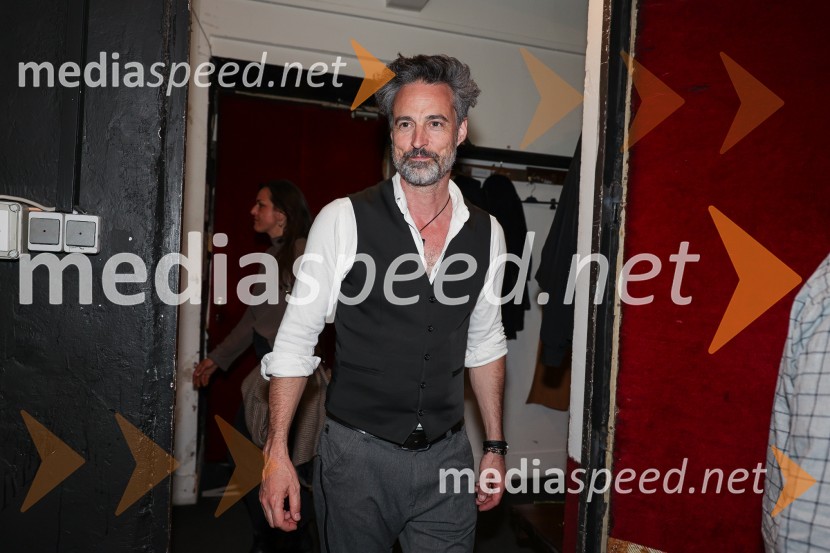  Rok Vihar, igralecCyrano de Bergerac, premiera v SNG Drama Ljubljana