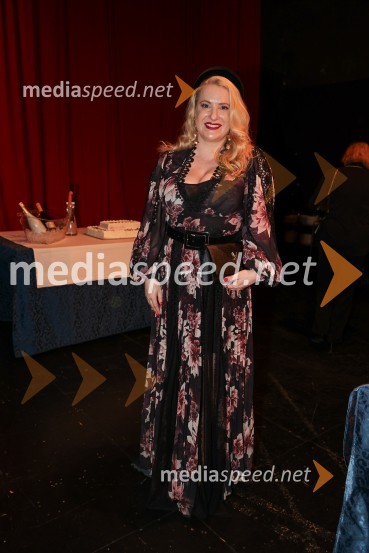  Danica Lovenjak, novinarka, voditeljicaCyrano de Bergerac, premiera v SNG Drama Ljubljana