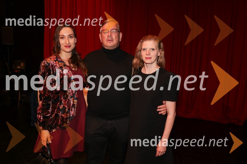  Gaja Višnar, igralka;  Robert Waltl, direktor, Mini teater;  Maruša Majer, igralkaCyrano de Bergerac, premiera v SNG Drama Ljubljana