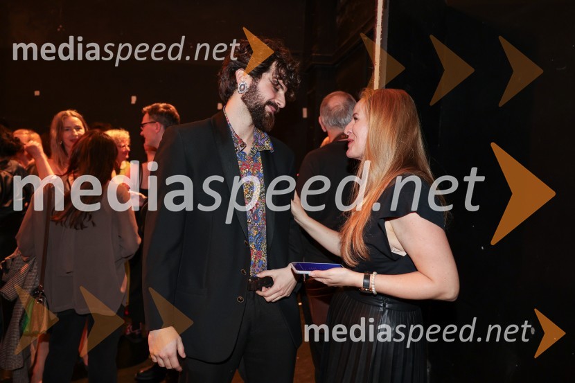  Domen Novak, igralec ;  Barbara Svetek, vodja službe za marketing SNG Drama LjubljanaCyrano de Bergerac, premiera v SNG Drama Ljubljana