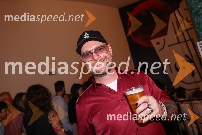  Tomi Meglič, glasbenik, pevec skupine SiddhartaTradicionalni koncert MGL&AGRFT v Kino Šiška