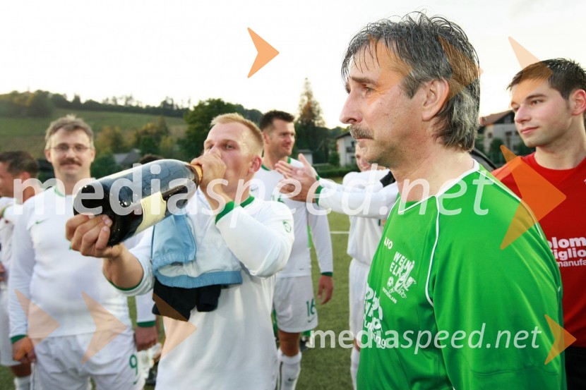 ... in Lothar Böhm, trener Vinske reprezentance Nemčije - WeinelfMednarodna nogometna tekma med vinsko reprezentanco Slovenije in vinsko reprezentanco Nemčije
