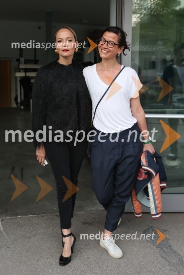  Viktorija Bencik Emeršič, igralka;  Simona  Belle, služba za stike z javnostmi MGLTradicionalni koncert MGL&AGRFT v Kino Šiška