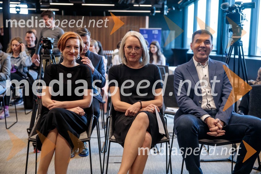 dr. Asta Vrečko, ministrica za kulturo;  Ksenija Horvat, odgovorna urednica UPE Informativni program RTV SLO;  Mario Galunič, TV voditeljNovinarska konferenca pevke Raiven pred koncertom v Cankarjevem domu in odhodom na Pesem Evrovizije