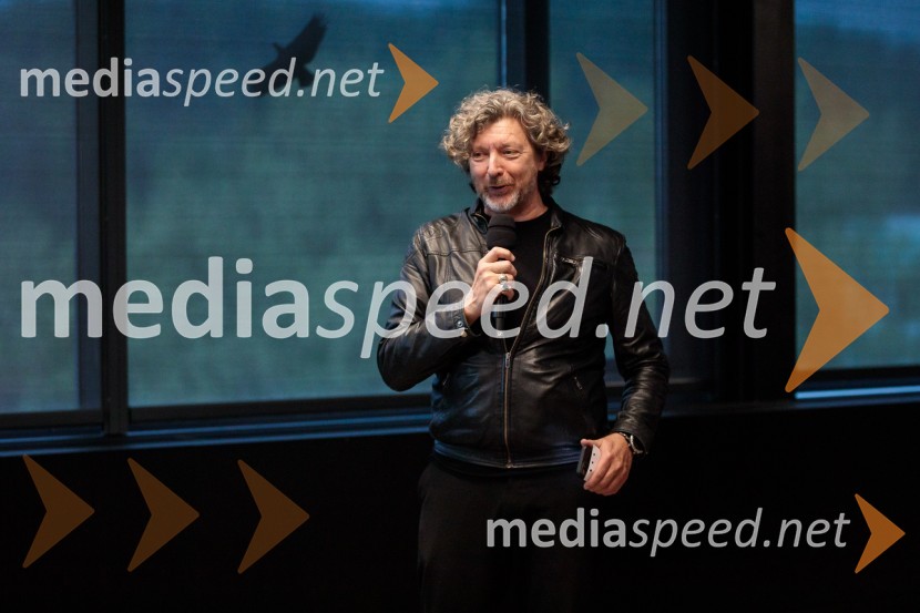  Renato Zanella, umetniški direktor ljubljanskega baletaNovinarska konferenca pevke Raiven pred koncertom v Cankarjevem domu in odhodom na Pesem Evrovizije