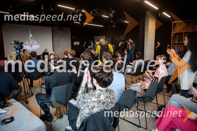 Novinarska konferenca pevke Raiven pred koncertom v Cankarjevem domu in odhodom na Pesem Evrovizije