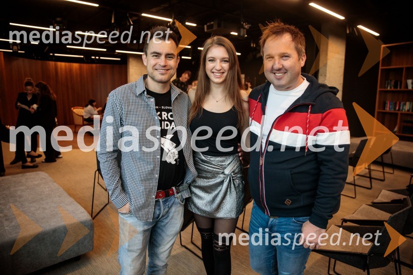  Omar Naber, glasbenik;  Petra Ceglar, pevka;  Alesh MatkoNovinarska konferenca pevke Raiven pred koncertom v Cankarjevem domu in odhodom na Pesem Evrovizije