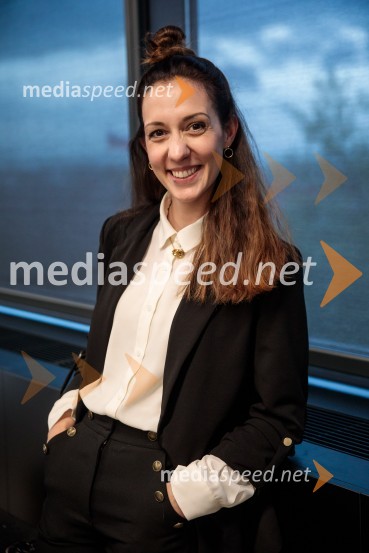  Mateja Grahovac, RTV SLONovinarska konferenca pevke Raiven pred koncertom v Cankarjevem domu in odhodom na Pesem Evrovizije