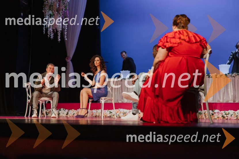  Felix Römer, igralec;  Paola De Crescenzo, igralkaNajboljša evropska predstava, premiera v SNG Nova Gorica