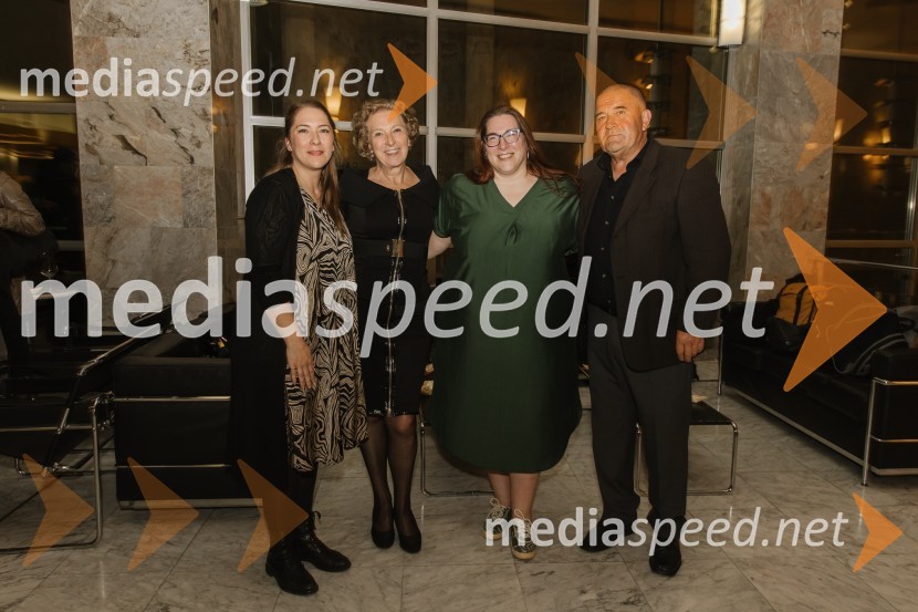  ... ;  ... ;  Ana Facchini, igralka;  ... Najboljša evropska predstava, premiera v SNG Nova Gorica