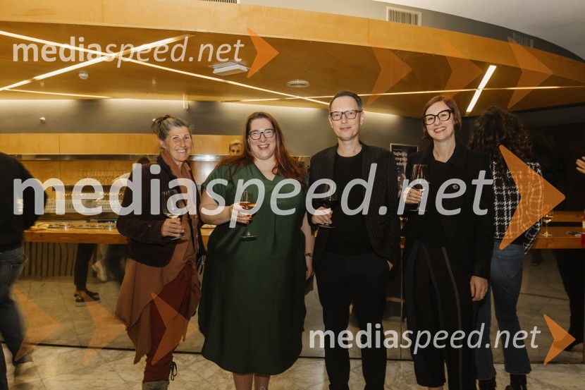  Nataša Šuligoj, ošterija Žogica;  Ana Facchini, igralka;  ... ;  ... Najboljša evropska predstava, premiera v SNG Nova Gorica