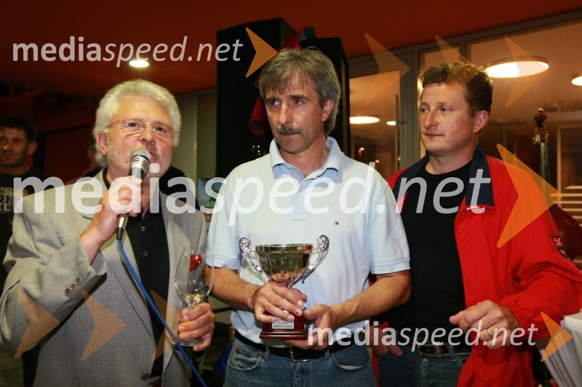 Franc Horvat, slovenski predstavnik največjega vinskega portala na svetu Wein-plus, Lothar Böhm, trener Vinske reprezentance Nemčije - Weinelf in Danilo Steyer, vinogradništvo Steyer vina ter kapetan Vinske reprezentance SlovenijeMednarodna nogometna tekma med vinsko reprezentanco Slovenije in vinsko reprezentanco Nemčije