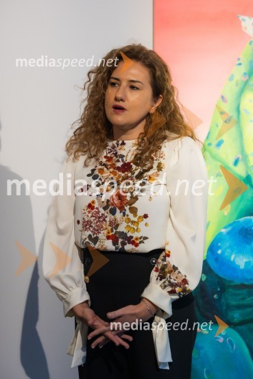   Svetlana Almaš, vodja marketinga in komunikacij zavarovalnice GeneraliOdprtje razstave Barbare Kastelec: Gobe, hrana bogov v Generali galeriji