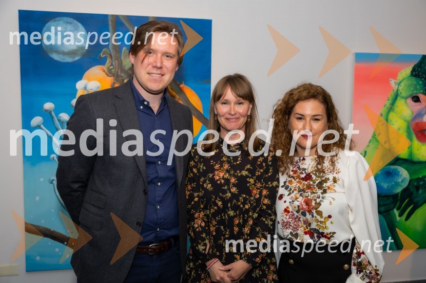  Matija Gantar, namestnik predsednika upravnega odbora družbe KD Group d.d;  Barbara Kastelec, akademska slikarka;   Svetlana Almaš, vodja marketinga in komunikacij zavarovalnice GeneraliOdprtje razstave Barbare Kastelec: Gobe, hrana bogov v Generali galeriji