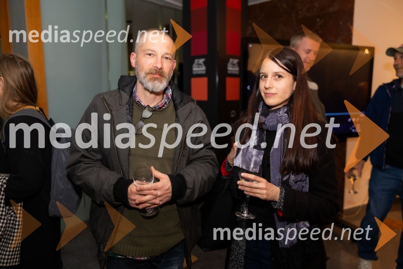  Miha Perne, slikar;  ... Odprtje razstave Barbare Kastelec: Gobe, hrana bogov v Generali galeriji