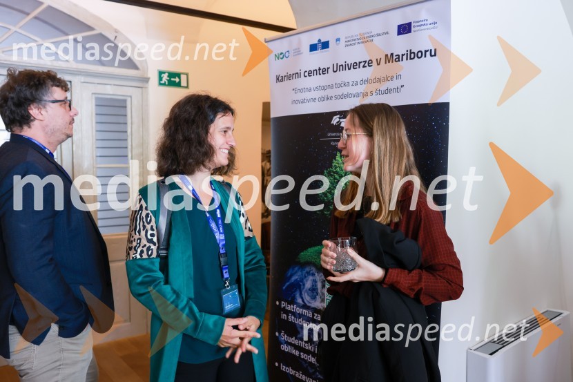  Špela Poklukar,  strokovnjakinja za umetno inteligenco; specialistka strojnega učenja;  ... TOP dogodek v okviru 11. karierne tržnice Univerze v Mariboru