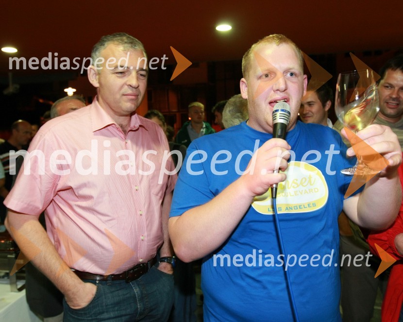 Miha Istenič, vinarstvo Istenič in Uroš Ščurek, vinarMednarodna nogometna tekma med vinsko reprezentanco Slovenije in vinsko reprezentanco Nemčije