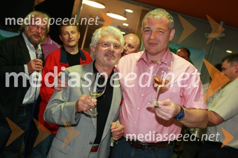 Franc Horvat, slovenski predstavnik največjega vinskega portala na svetu Wein-plus in Miha Istenič, vinarstvo IsteničMednarodna nogometna tekma med vinsko reprezentanco Slovenije in vinsko reprezentanco Nemčije