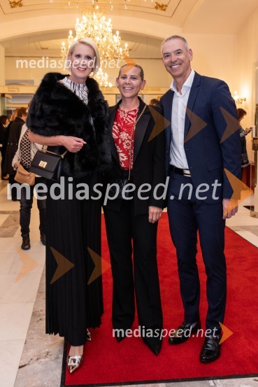  Petra Juvančič, izvršna direktorica, Združenje Manager;  Patricia  Koren Vilčnik, marketing, Press Clipping;  Boštjan Vilčnik, direktor, podjetje Press ClippingManagerski večer v SNG Maribor