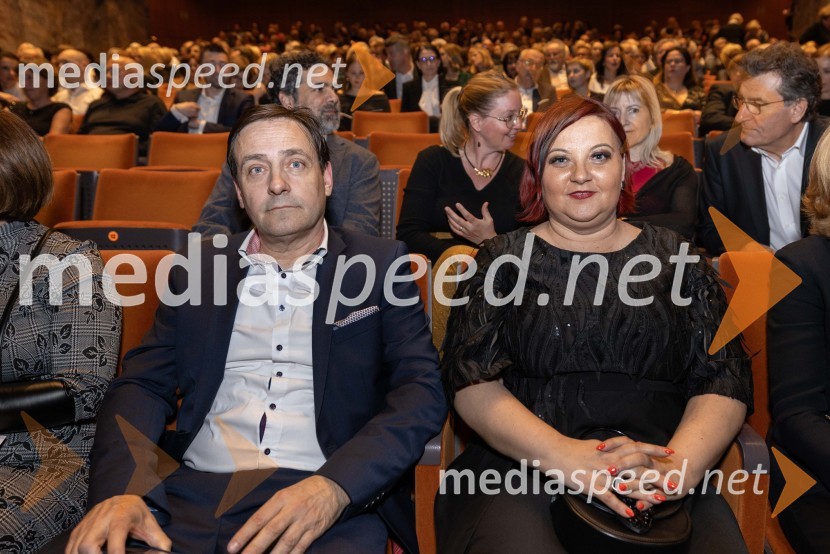  Marko Čuš, vodja komerciale in vodja prodaje gotovih kopalni-domači trg, Varis Lendava d.d.; mag. Sabina Sobočan, direktorica, Varis Lendava d.d.Managerski večer v SNG Maribor