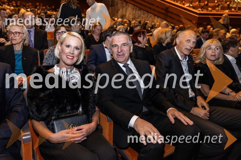  Petra Juvančič, izvršna direktorica, Združenje Manager;  Marko Lotrič, predsednik, Državni svet; dr. Iztok Seljak, predsednik, Združenje ManagerManagerski večer v SNG Maribor