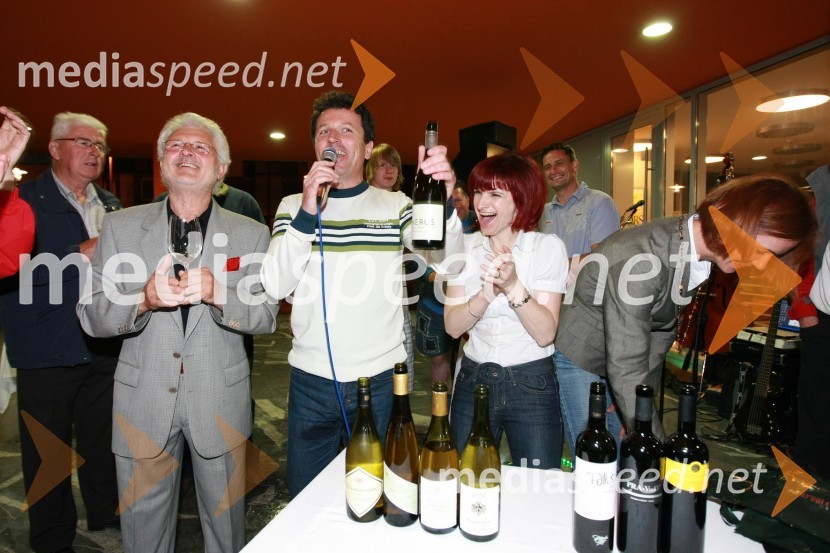 Franc Horvat, slovenski predstavnik največjega vinskega portala na svetu Wein-plus, Uroš Mencinger, novinar, Tadeja Vodovnik Plevnik, svetovalka-specialistka za vinarstvo in pridelavo sadjevca in Simona Hauptman, specialistka za vinogradništvo in razvoj podeželjaMednarodna nogometna tekma med vinsko reprezentanco Slovenije in vinsko reprezentanco Nemčije