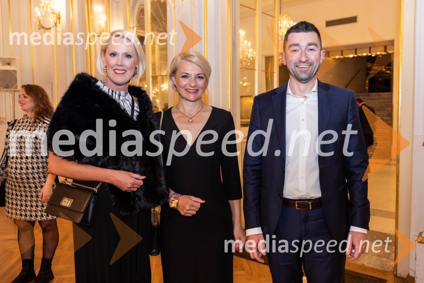  Petra Juvančič, izvršna direktorica, Združenje Manager;  Petra Mezgec, članica uprave, Vzajemna;  Rok MezgecManagerski večer v SNG Maribor