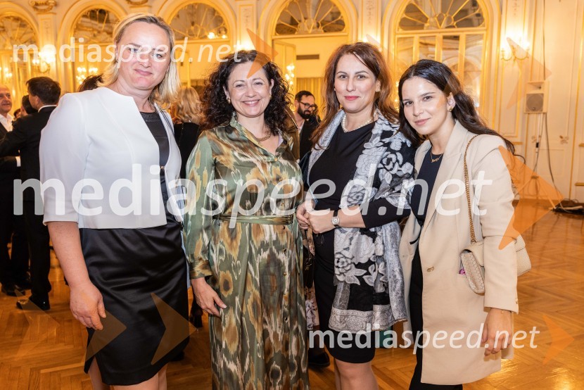  ... ;  ... ;  Tatjana  Vogrinec Burgar, predsednica uprave, Elektro Maribor;  Lucija BurgarManagerski večer v SNG Maribor