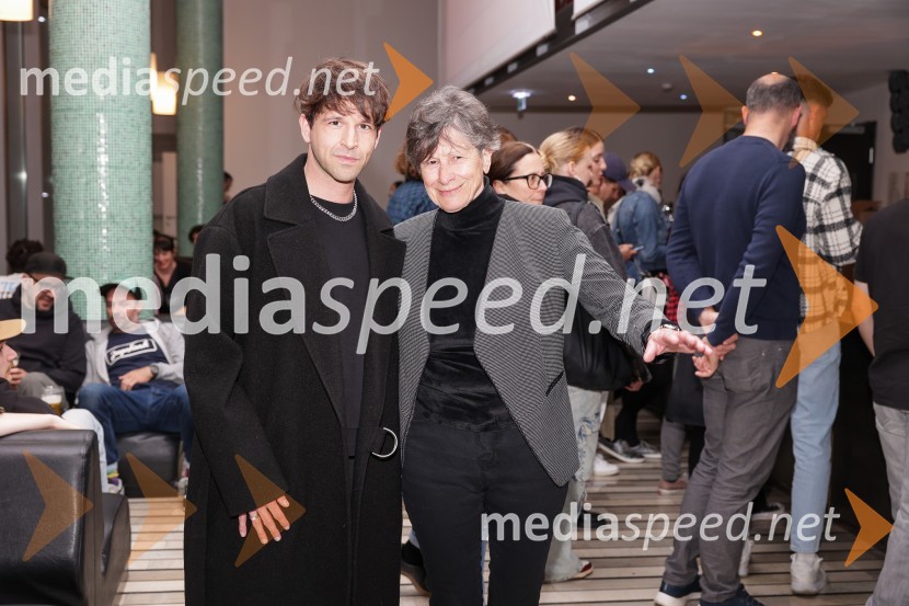 Koncert zasedbe AKA Neomi v Kino Šiška