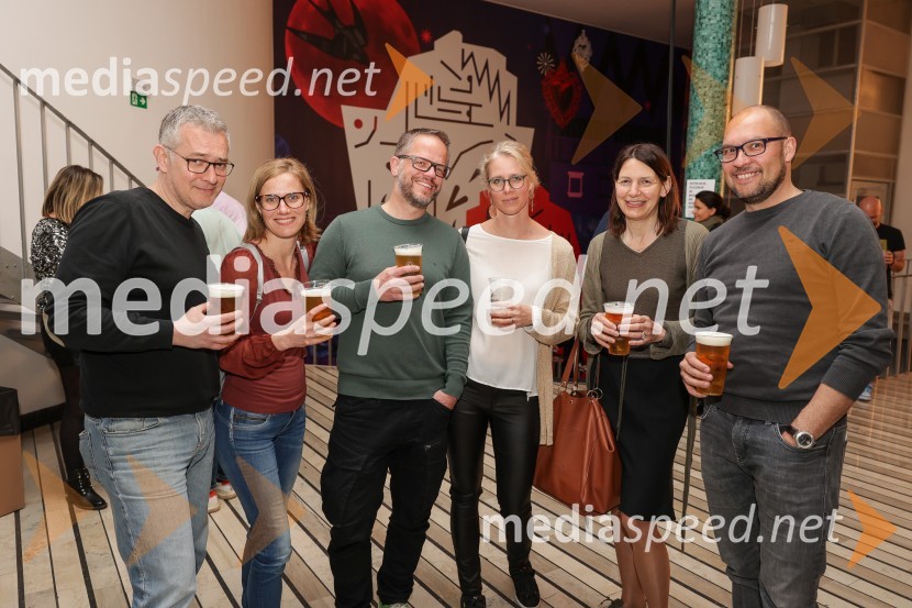 Koncert zasedbe AKA Neomi v Kino Šiška