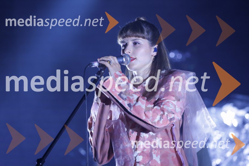  Saša Vipotnik, pevka, AKA NeomiKoncert zasedbe AKA Neomi v Kino Šiška