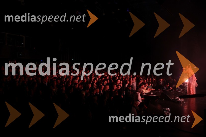  Saša Vipotnik, pevka, AKA NeomiKoncert zasedbe AKA Neomi v Kino Šiška