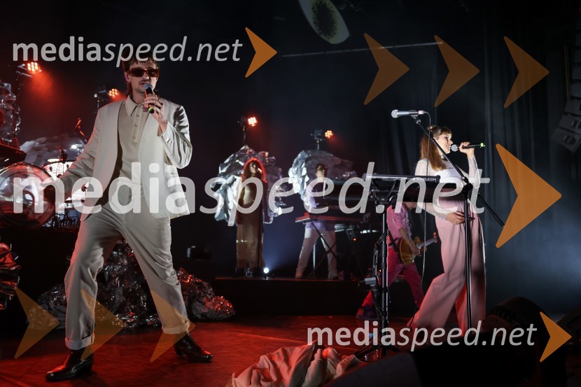  ... ;  Saša Vipotnik, pevka, AKA NeomiKoncert zasedbe AKA Neomi v Kino Šiška