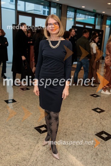  Eva Longyka Marušič, voditeljicaModna revija oblikovalcev zadruge Zoofa, Kdo kroji prihodnost