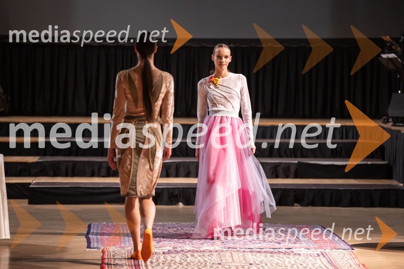  Laura Medle, Immortal ModelsModna revija oblikovalcev zadruge Zoofa, Kdo kroji prihodnost