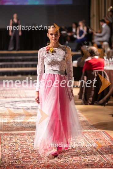  Laura Medle, Immortal ModelsModna revija oblikovalcev zadruge Zoofa, Kdo kroji prihodnost