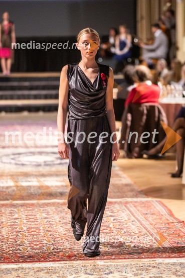  Astrid EllaModna revija oblikovalcev zadruge Zoofa, Kdo kroji prihodnost