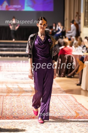  Prisha Alfirev Justinek, manekenkaModna revija oblikovalcev zadruge Zoofa, Kdo kroji prihodnost